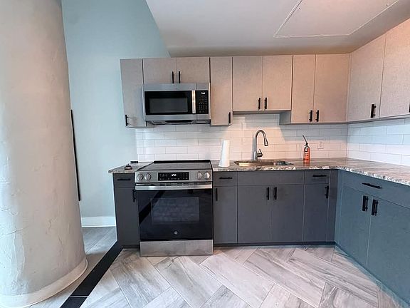 2nd image of 275 Chapel St #22L