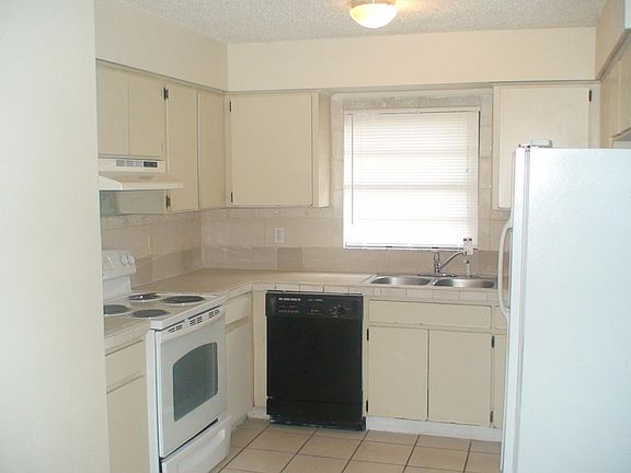 5th image of 8901 N Otis Ave