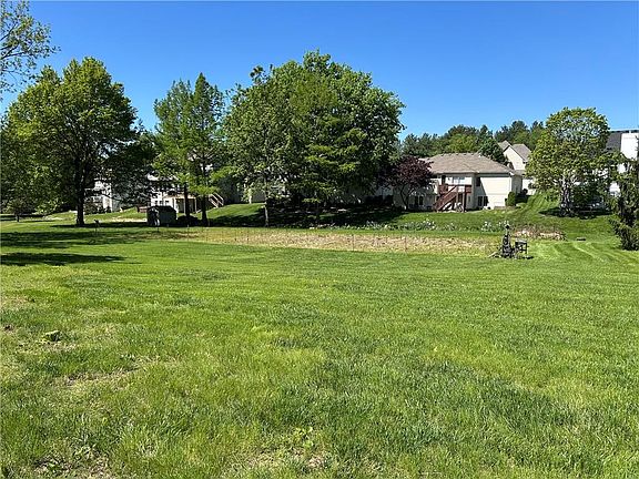 4th image of 2105 NE Porter Rd