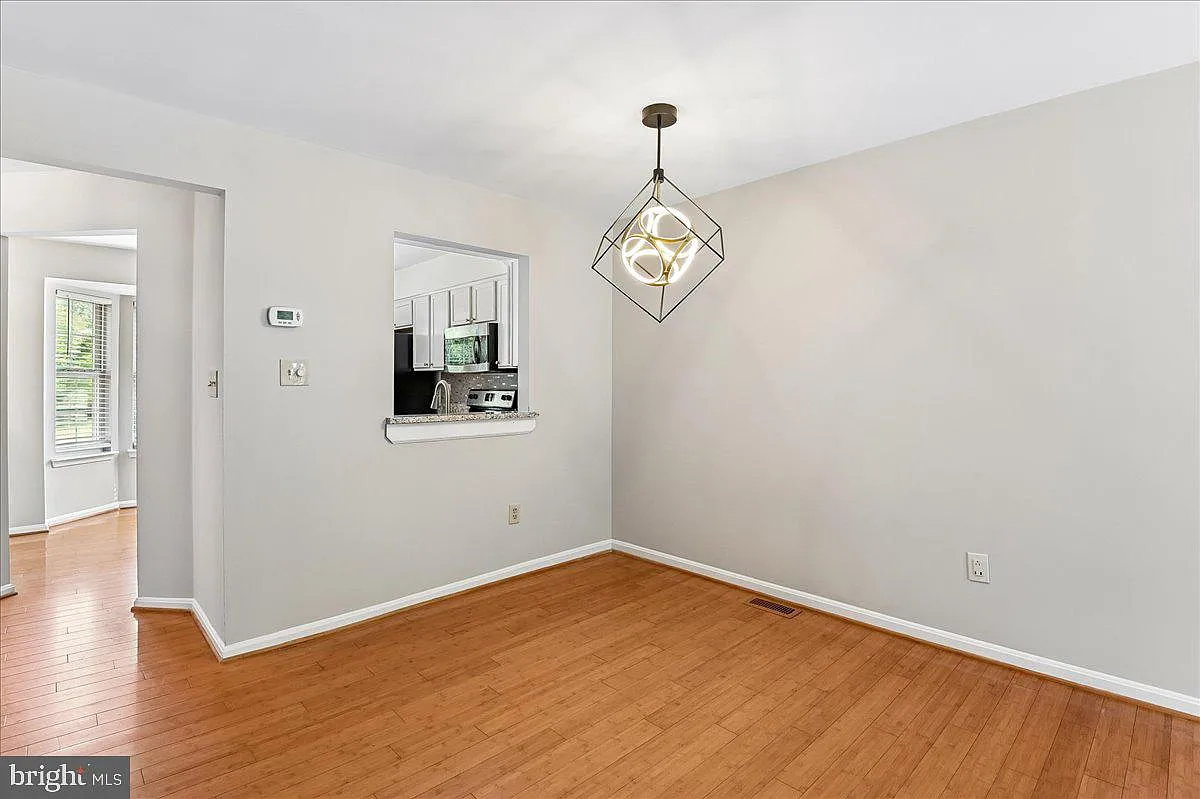 4 bed, 3.5 bath, 1935 sqft, $2,650 — Photo 4