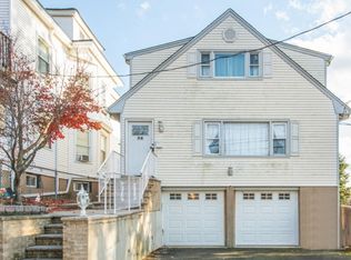 38 Lakeshore Dr, Prospect Park, NJ