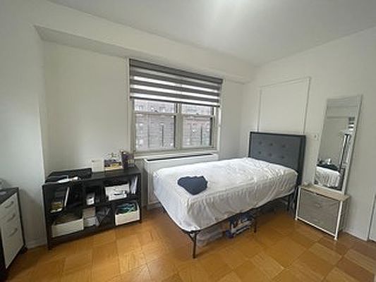 3rd image of 400 E 54th St APT 5C