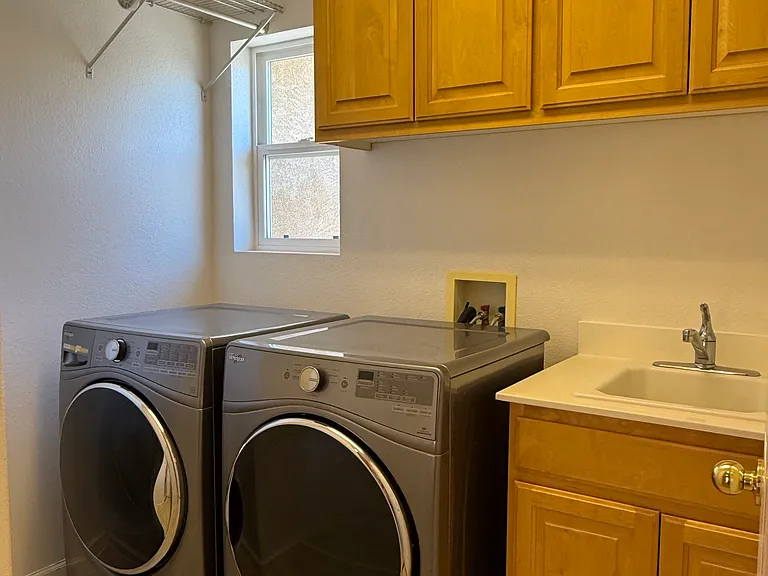 533 Stirling Ct — Photo 10