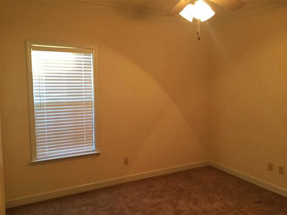 4th image of 6211 Berkshire Cir