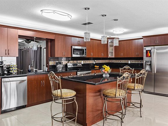 3rd image of 6713 NW 72nd Street