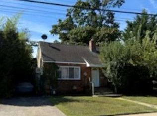 117 Casino St, Freeport, NY 11520