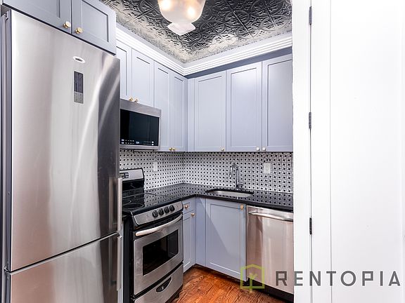 3rd image of 228 Manhattan Ave #3C