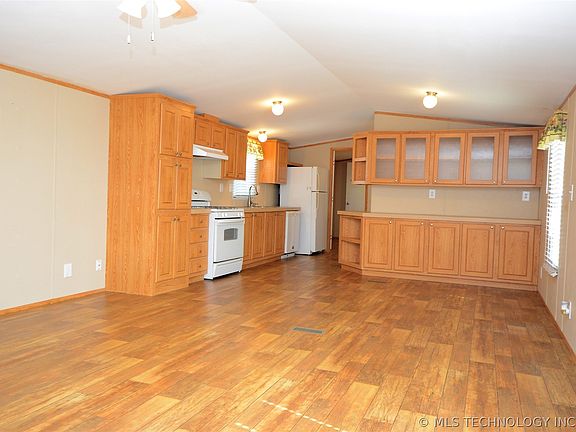 4th image of 870 W 138th Pl