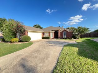 5 Dorchester Ct, Mansfield, TX 76063