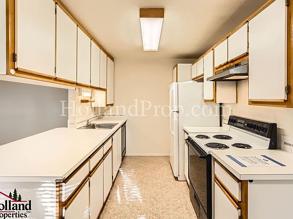 4th image of 720-726 SW 206th Pl #724