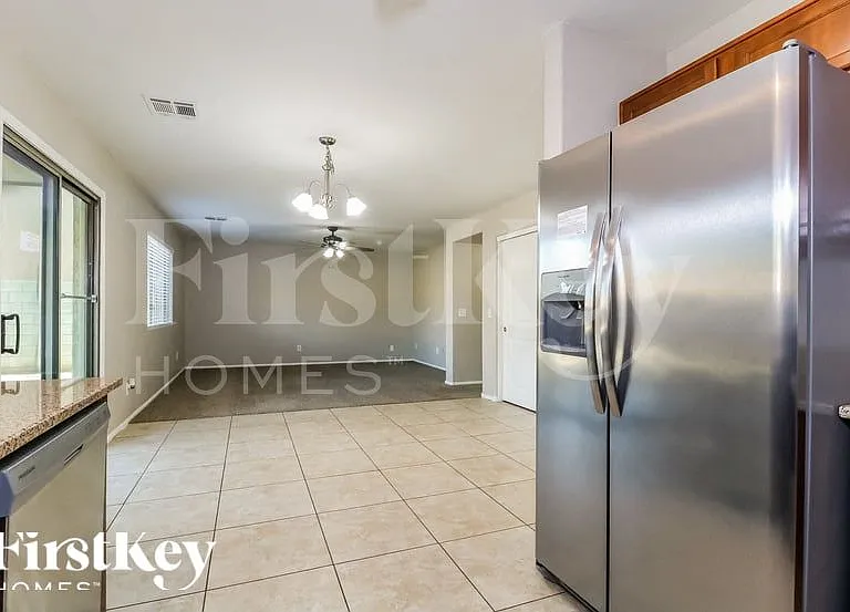 10222 W Hess St — Photo 6