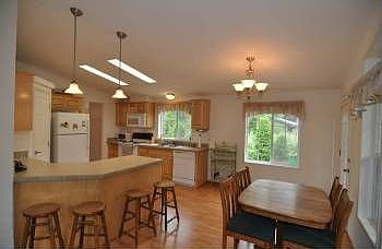 5th image of 4951 Henley St