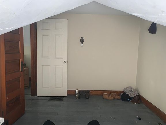 2nd image of 3919 Spencer Ave