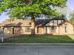 2422 S Maywood Dr, Claremore, OK 74017
