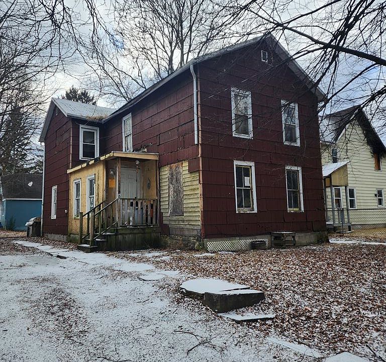 1st image of 382 Norton St