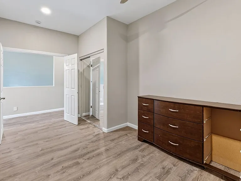880 La Terraza Blvd #3 — Photo 21