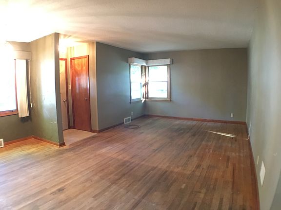 3rd image of 1101 Amelia Ave
