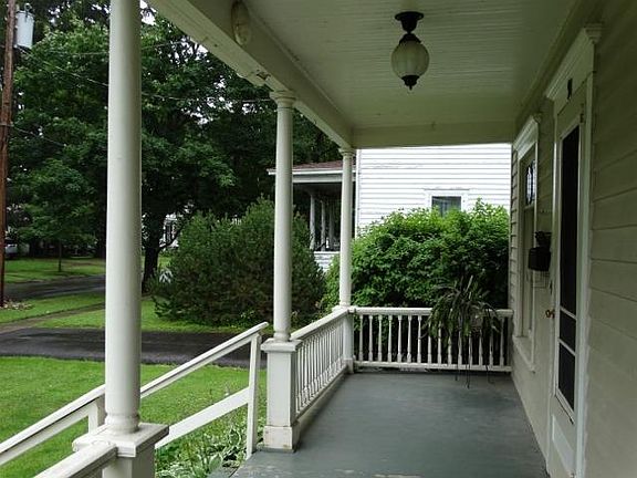 4th image of 91 Beaver St