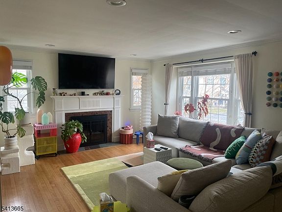 2nd image of 3 Elmwood Pl