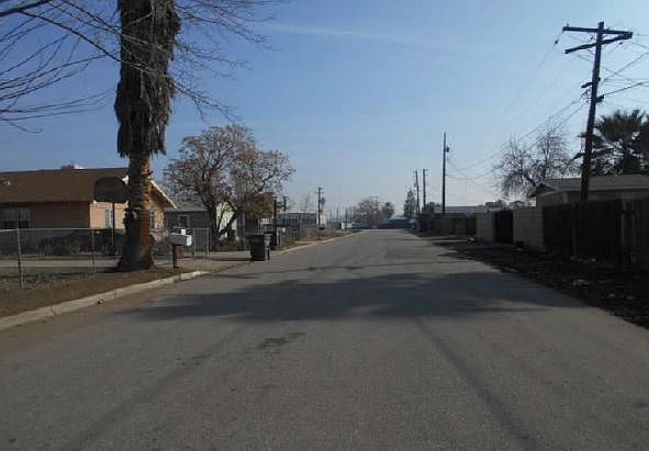 2nd image of 264 W 4th St