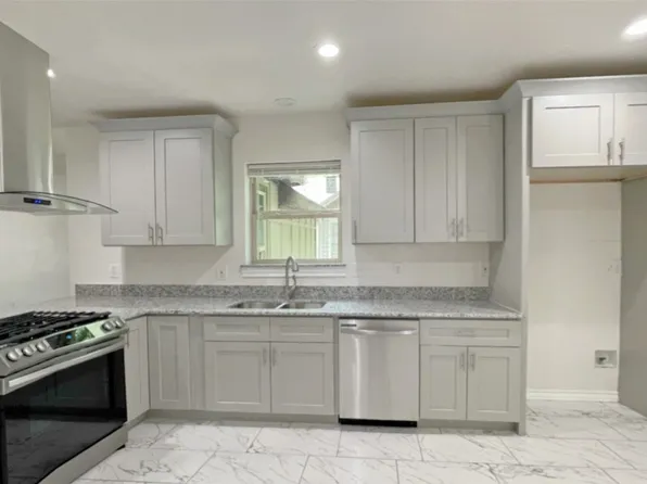 814 Chestnut St, Bonham, TX 75418