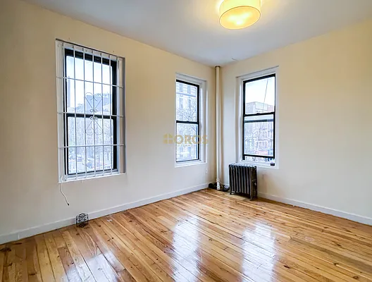 Rented by City Connections Realty | media 3