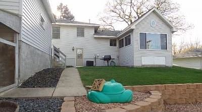 2nd image of 8925 Kell Ave S