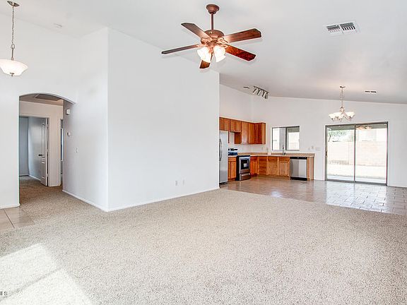 3rd image of 43216 W Chisholm Dr