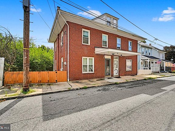 3rd image of 26 E Mohn St