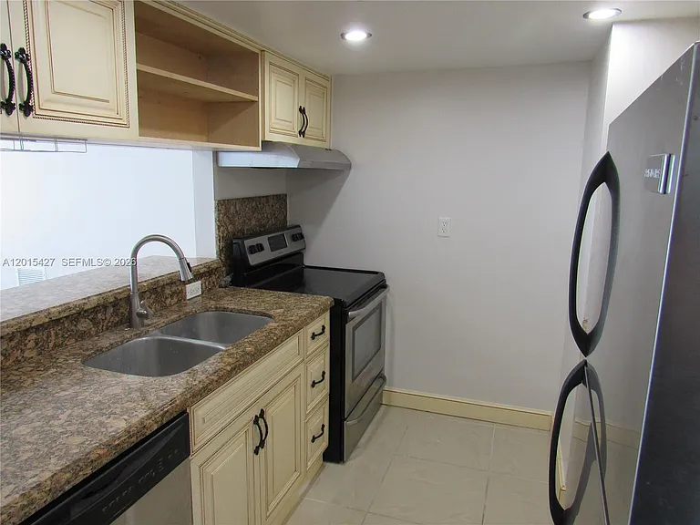 7601 E Treasure Dr #2210 — Photo 14