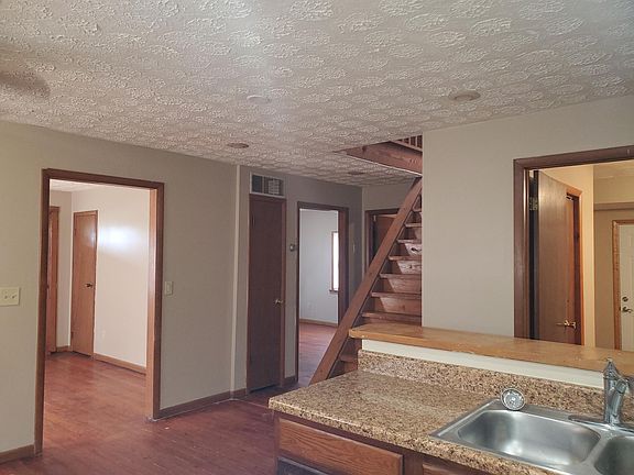 3rd image of 5385 Marts Dr