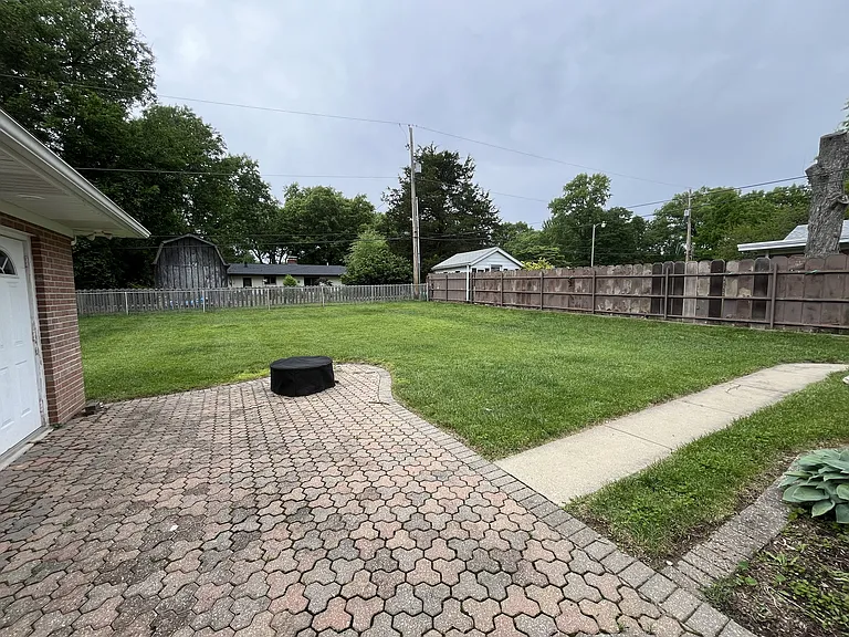 47 Carnation Dr — Photo 33