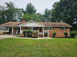 902 Sharpe Ave, Eden, NC 27288