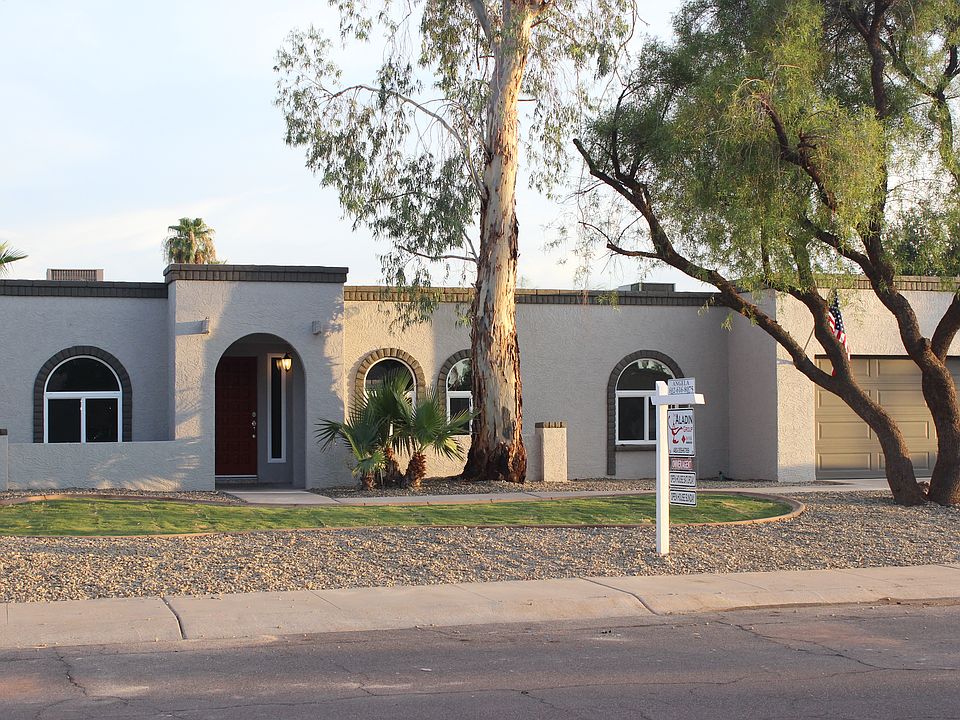 Contemporary Curb Appeal