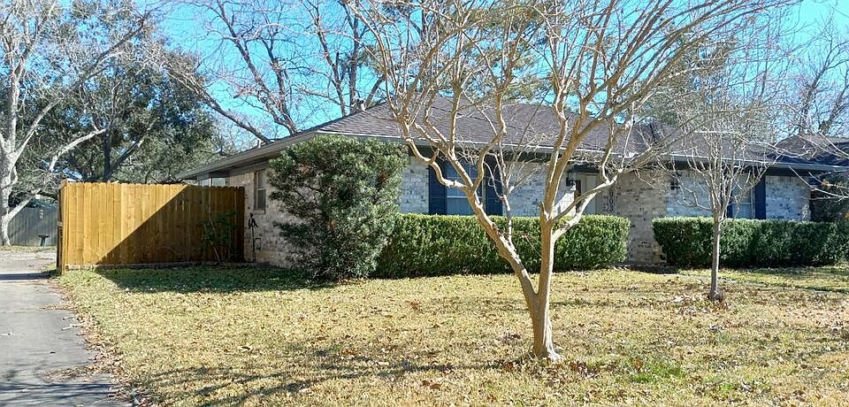 2nd image of 2903 Trinity Dr