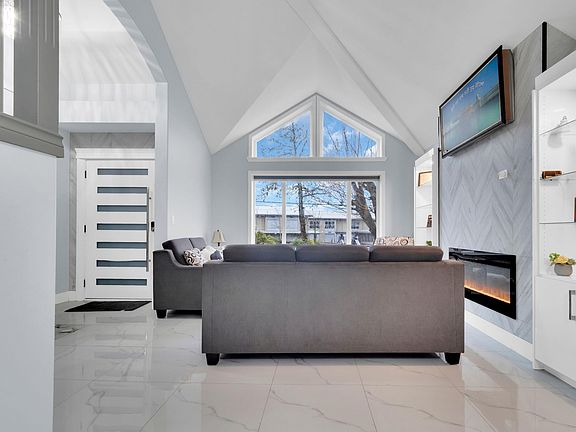 4th image of 18239 68th Ave