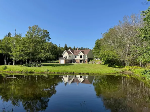 559 P F Comeau Rd, Clare, NS B0W 1M0