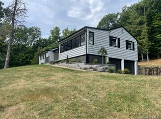 126 Roselawn Rd, Highland Mills, NY 10930