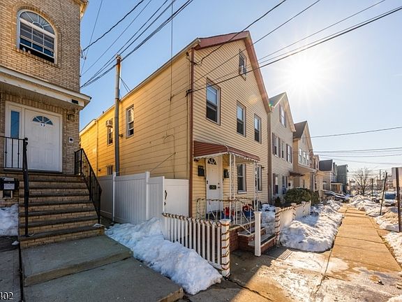 3rd image of 54 Florida St