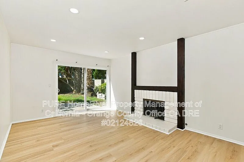 4 bed, 3.0 bath, 2800 sqft, $5,900 — Photo 2