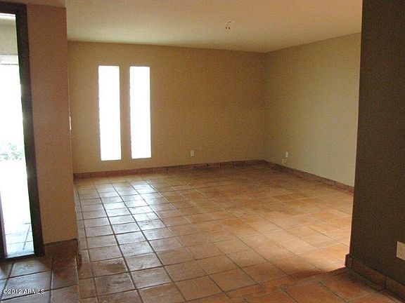 5th image of 421 S Cabrito Cir