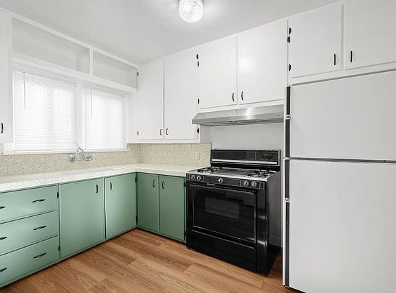 3rd image of 1816-1818 Silver Lake Blvd #1816