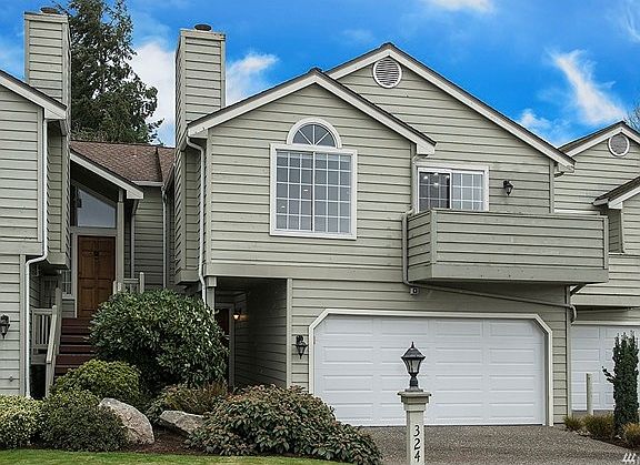 2nd image of 324 122nd Pl NE