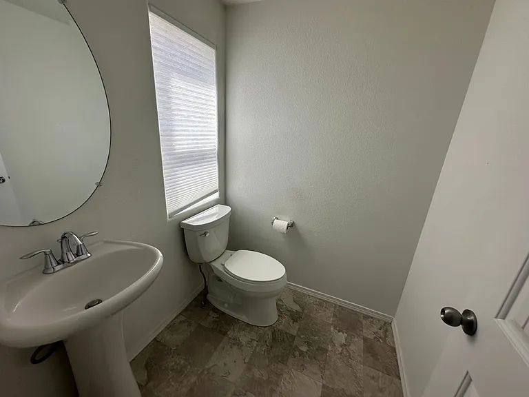 7226 Rim Bluff Ln — Photo 16