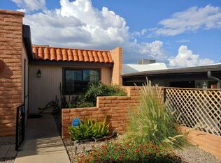348 W Camino Del Sonador, Green Valley, AZ 85614