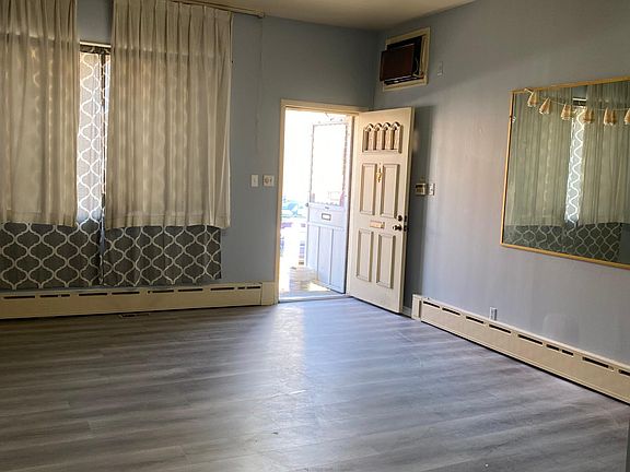 2nd image of 1626 Porter St Floor 1
