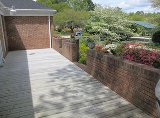 515 University Dr, Jacksonville, NC 28546