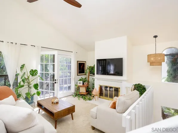 2364 Altisma Way Unit A, Carlsbad, CA 92009