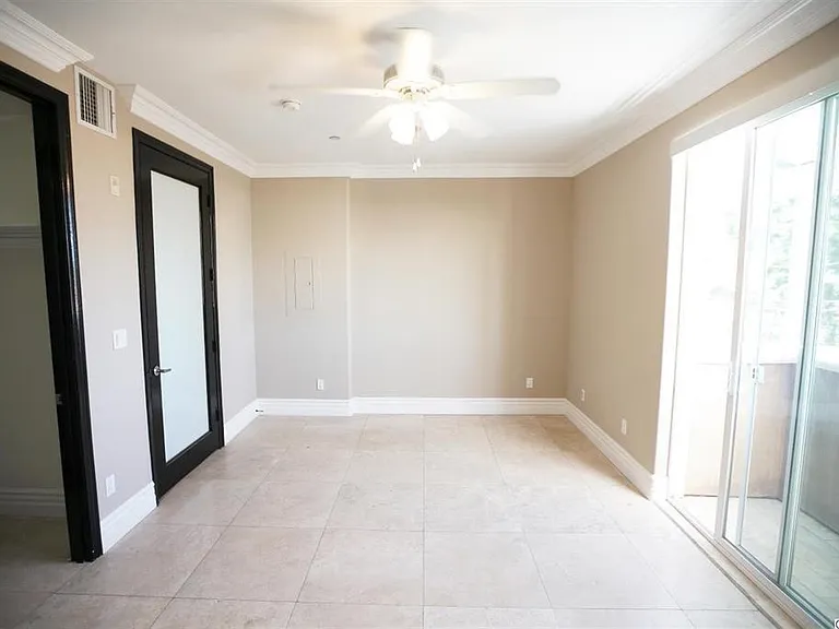 18245 Burbank Blvd #110 — Photo 10