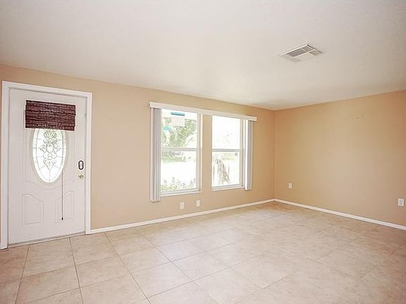 3rd image of 220 Algiers Dr